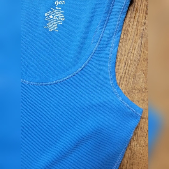 FREE W BUNDLE G21 ribbed tank top - Picture 2 of 7